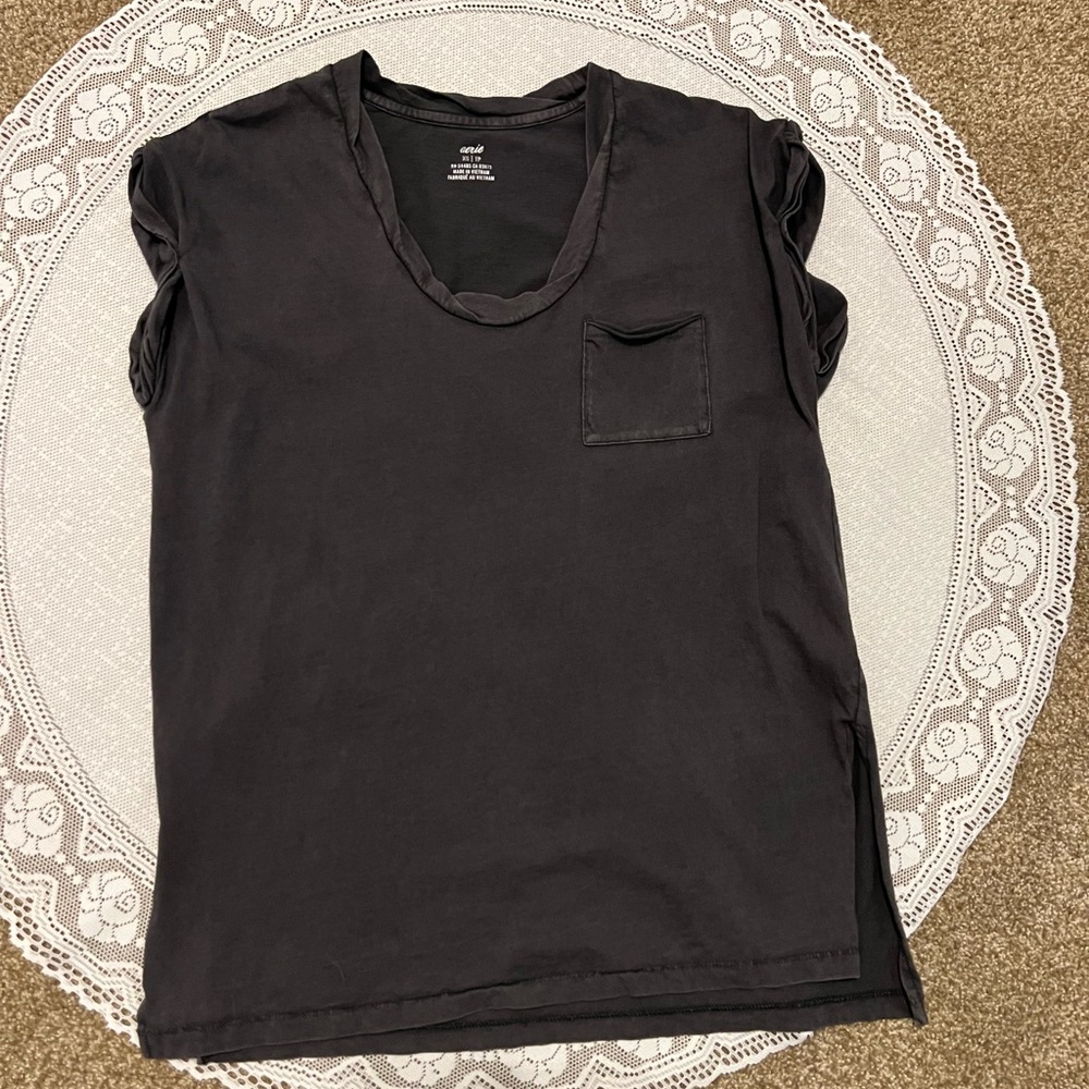 Aerie tee